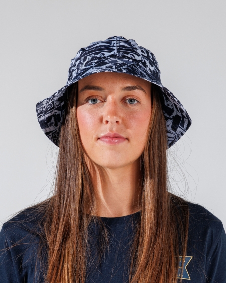 Bøttehatt hvit/blå collage